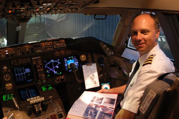 How Long Does It Take To Become A Commercial Airline Pilot In USA?